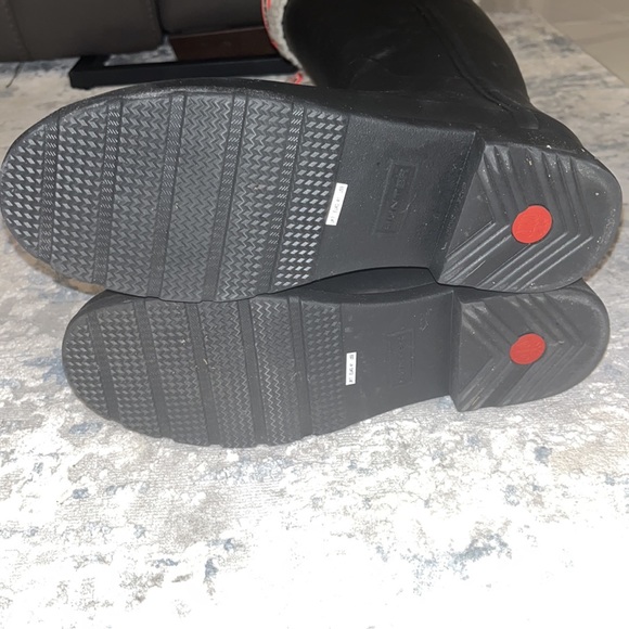 Hunter boots with socks - Picture 3 of 4